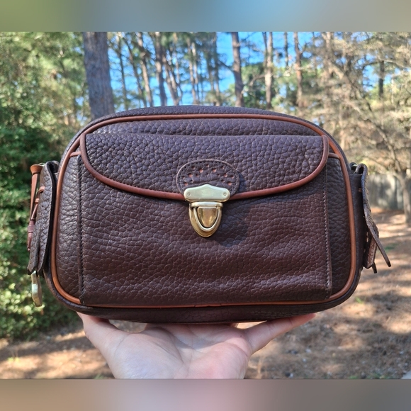 Vintage Dooney & Bourke Dark Brown AWL R45 Large Kilty Camera Crossbody Bag - Picture 2 of 10